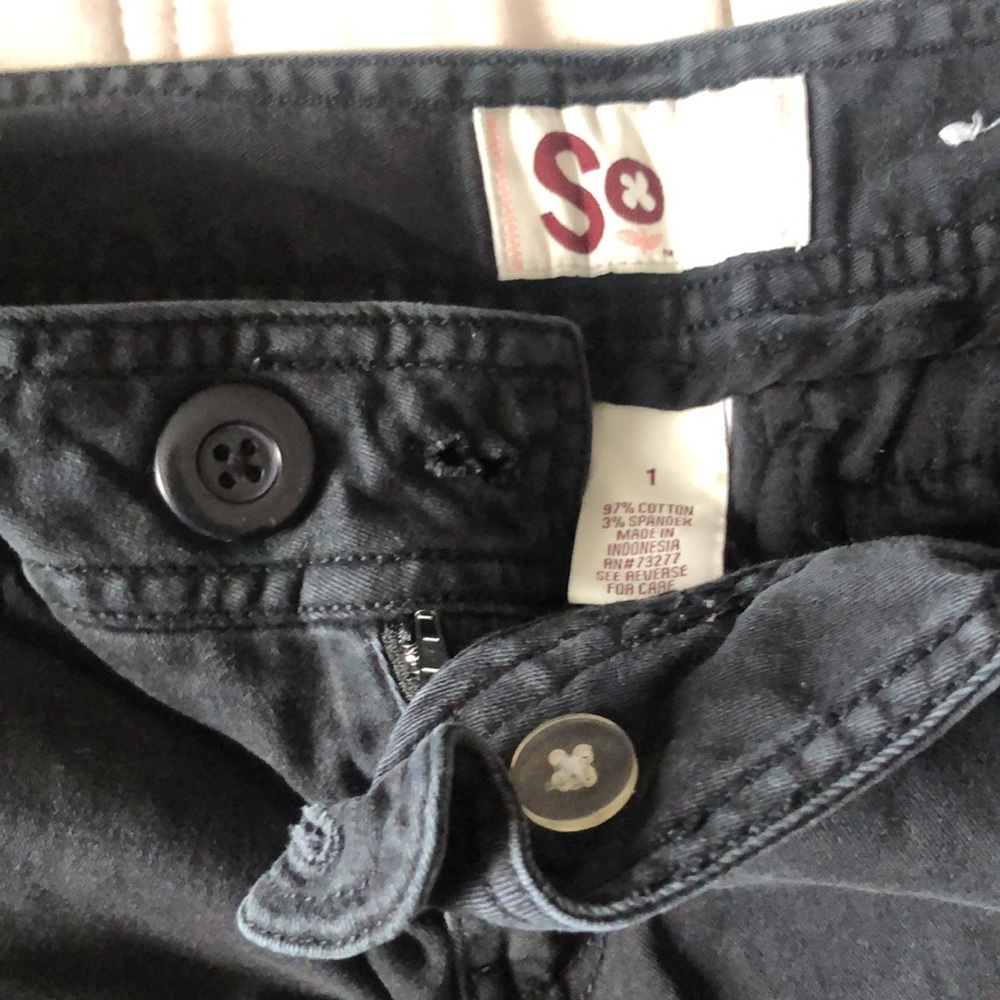SO -Used Women’s black shorts - Picture 3 of 4